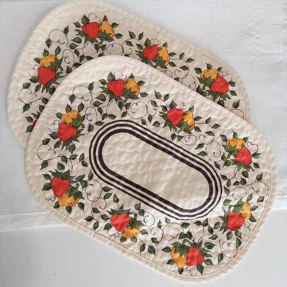 unbranded Kitchen Vintage Quilted Placemats Strawberry Foliage Set
